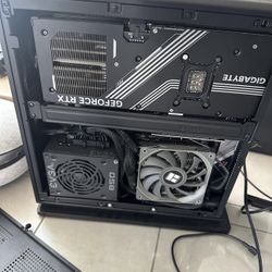 Gaming PC: RTX 5070 Ti + Ryzen 7 5700X3D - Fractal Ridge SFF Build