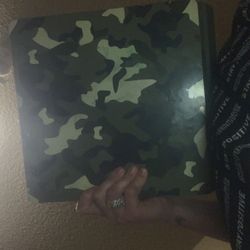 200$ Ps4 Works just Dont Have The Cords to it 