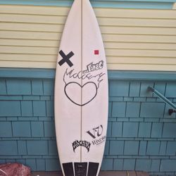 Surf Gear Bundle - Board + Fins/leash + Wetsuit