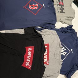 Mens tshirt set size Xl , nike, levis, hally hansen