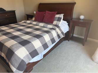 Restoration Hardware - Wooden Sleigh Bed (including matching bedside table at no cost)