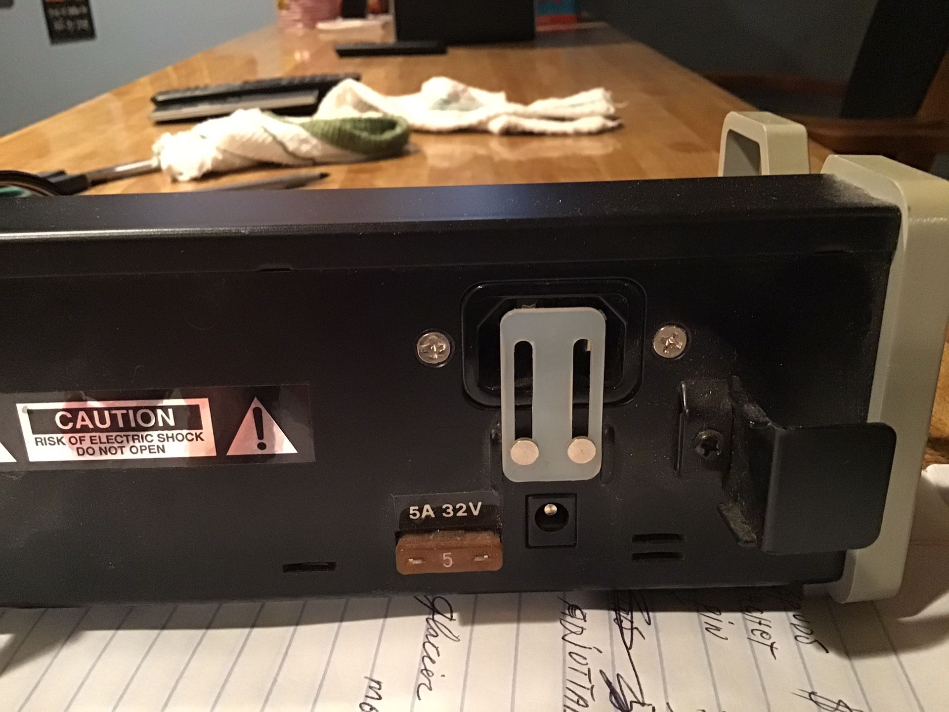 RADIO SHACK NI CAD BATTERY CHARGER. USED ON RC AND MISC. TOYS.