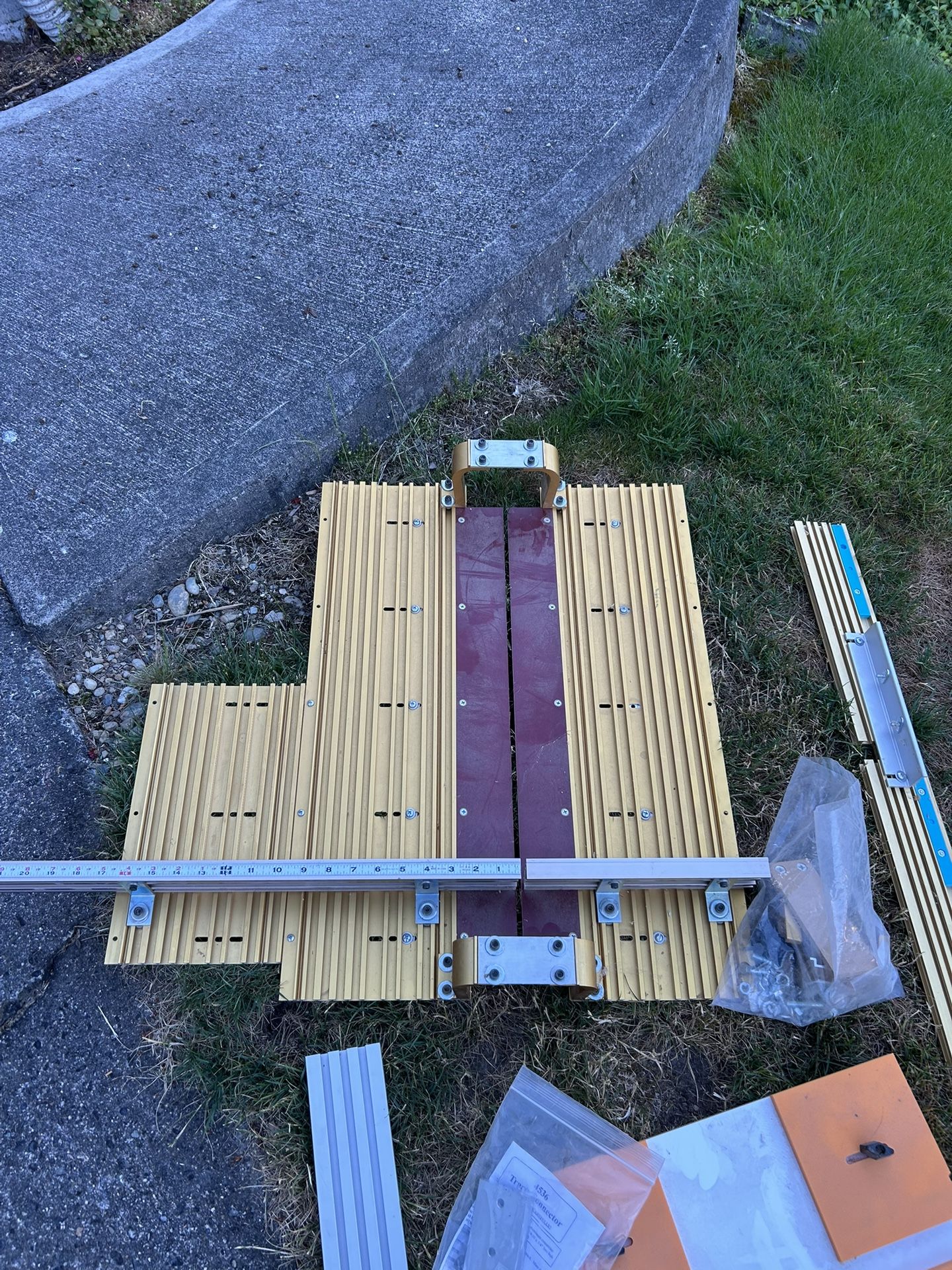 Tablesaw sled and fence with accessories