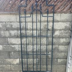 Heavy Metal Yard Trellis 