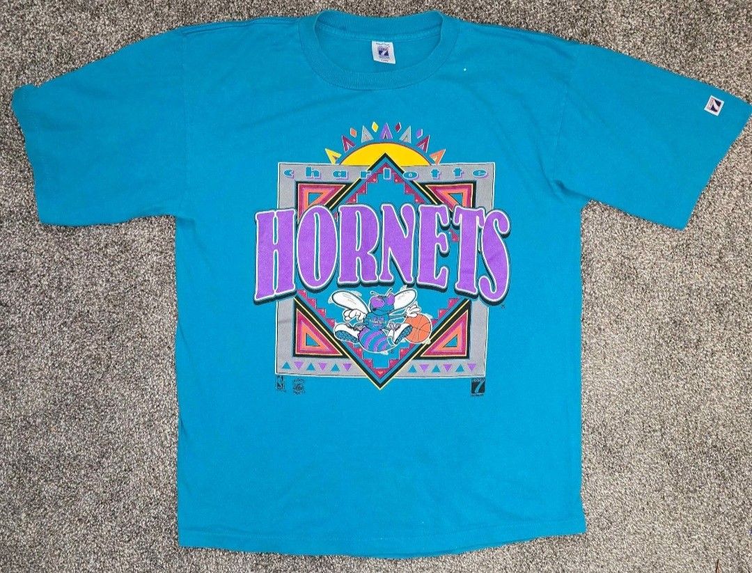 1990s Single Stitch Charlotte Hornets Tee