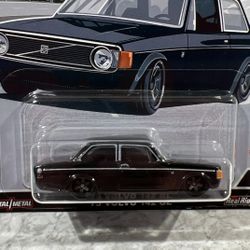 Hot Wheels Premium 73 Volvo 142 GL Chase