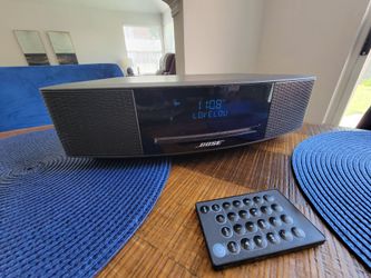 Bose Wave Music System IV CD Player/AM/FM Radio Model 417788-WMS with Remote