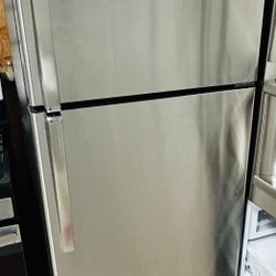 GE Top Freezer Refrigerator 
