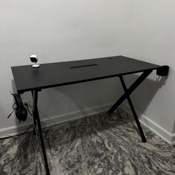 Computer desk