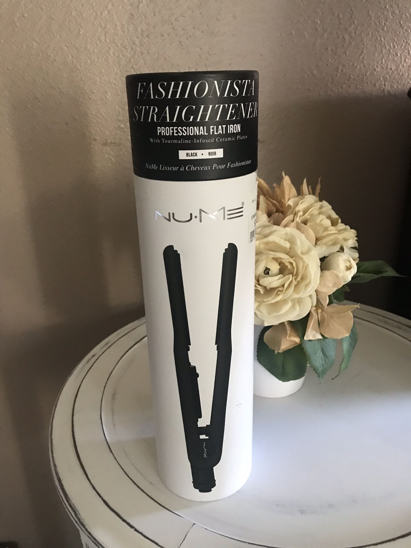 Nume hair straightener