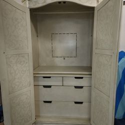 Very Nice Cabinets 