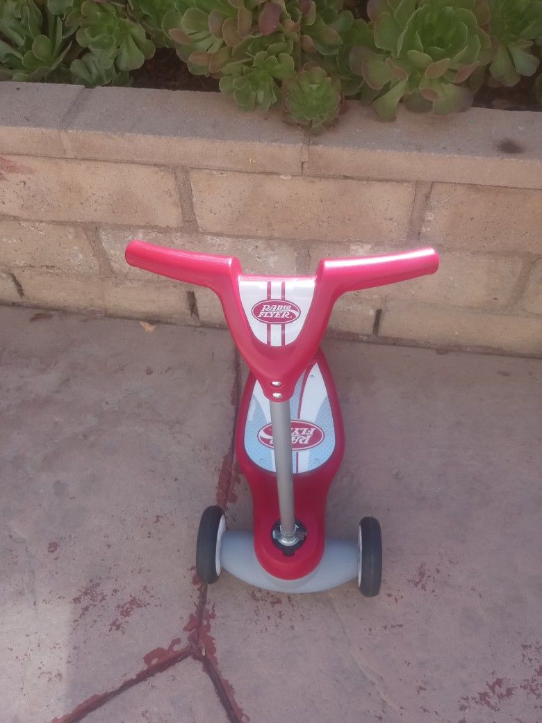 KIDS SCOOTER RADIO FLYER CASH ONLY