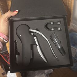 Wine Accessories Gift Set