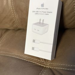 Apple 35v  Charger And Adapter 