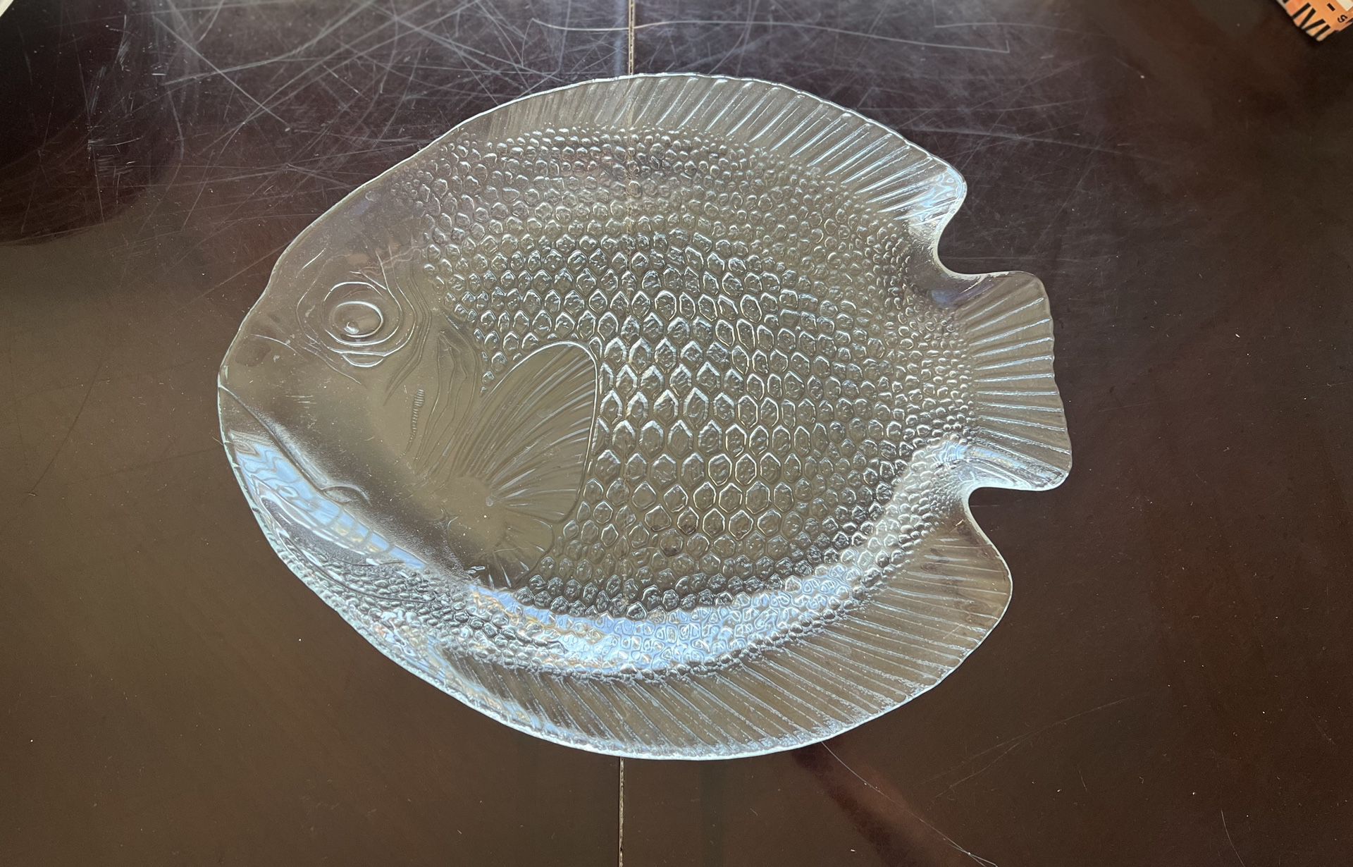 New Large Glass Fish Plate 
