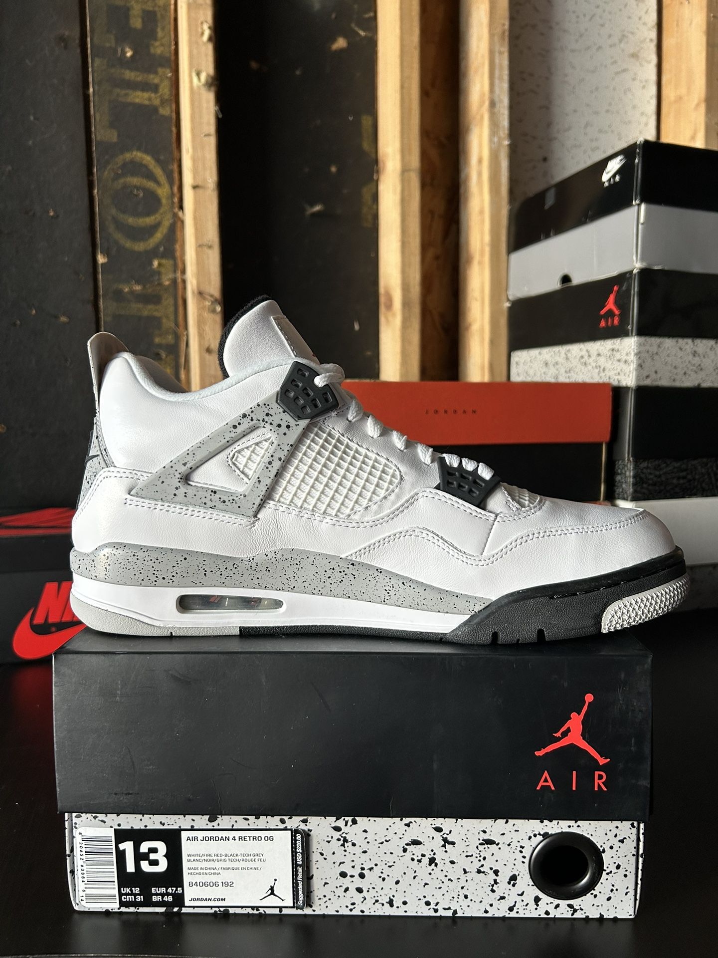 Air Jordan 4 White Cement (2016) 