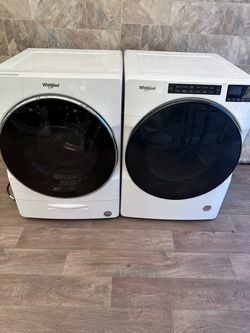 Whirlpool washer and dryer laundry