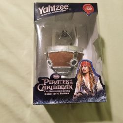 YAHTZEE PIRATES OF THE CARIBBEAN COLLECTORS EDITION IN BOX BRAND NEW !