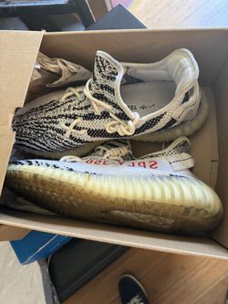 Yeezy 350 Zebra