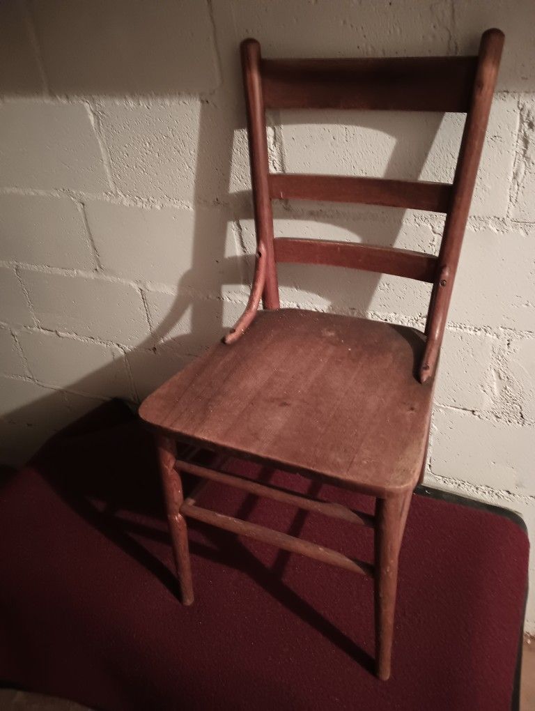 Vintage Ladder Back Chairs 20 Of Them$30
