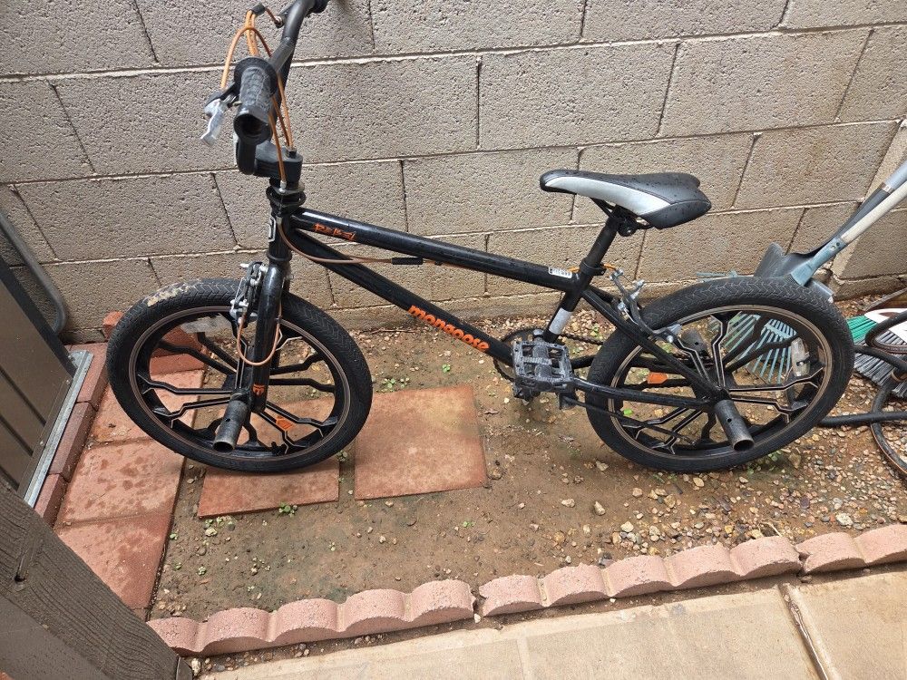 BMX Bike Mongoose 