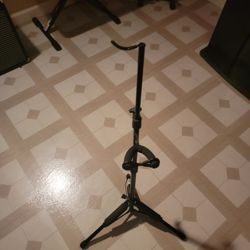 TITAN FOLDING VIOLIN OR VIOLA STAND 