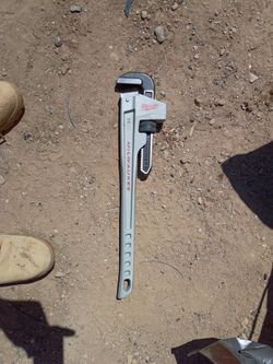 Pipe wrench