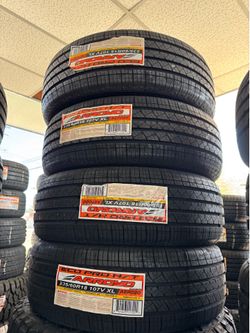 📲✅235/60/18 vendo set de llantas arroyo