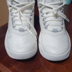 Sz 5.5 YOUTH kids MOOLAH SHOES