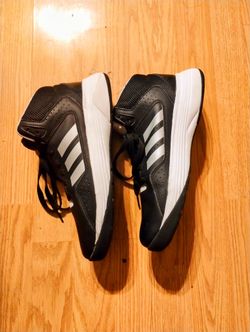 Adidas Basketball Shoes..Size 6 1/2 Boys..Like New! for Sale in Modesto, CA  - OfferUp