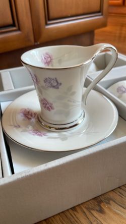 Happy House Super White Porcelain Studio Collection
