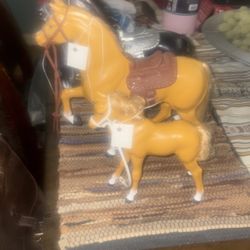Beautiful Horses (4) $35 All Palomino Is vintage Dallas Horse From 1982 Collectable 
