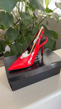 Red heels size 8  brand scoop