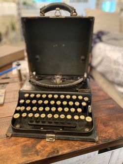 1920s Antique Typewriter