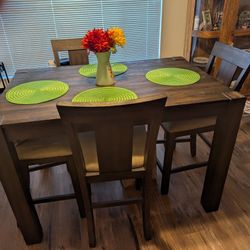 Like New Wooden Dining Table With Chairs And Bench 