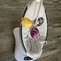 Baby Swing Chair. Multi - Motion. 4 Moms