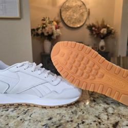 Reebok women’s tennis shoes