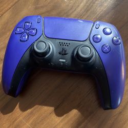Ps5 controller. Color: purple