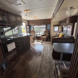 Travel Trailer. Excellent Shape
