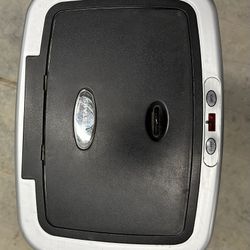 Garbage can with automatic lid