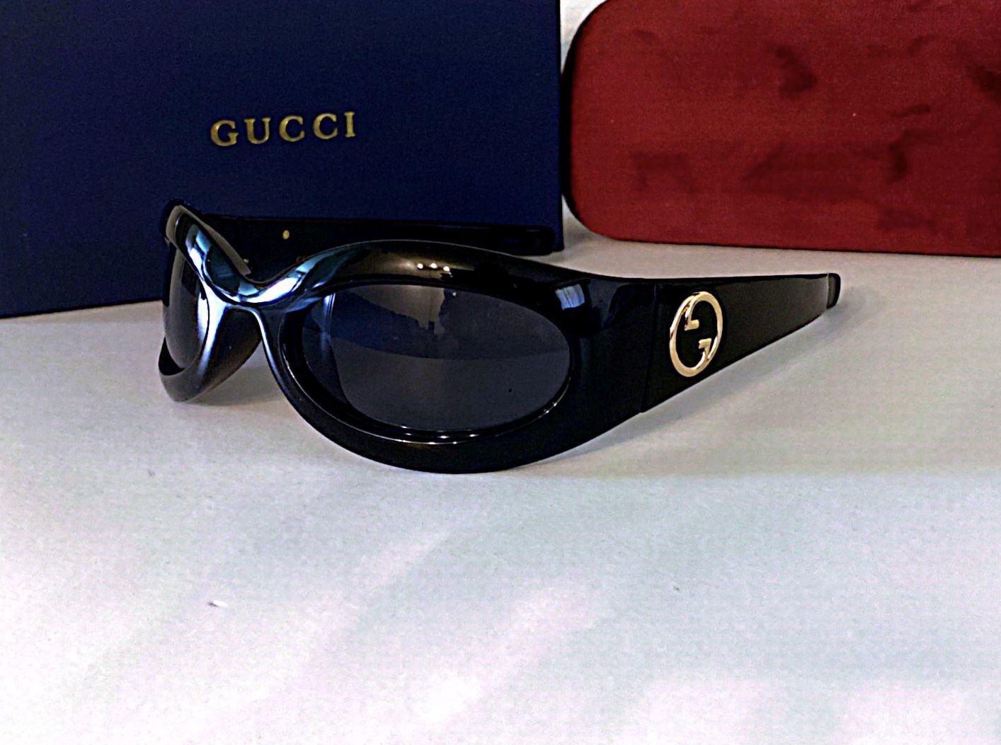 New GUCCI Oval Sunglasses 