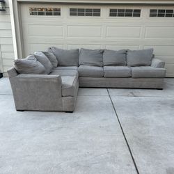 Beautiful Grey Broyhill 2 Piece Sectional (Delivery Available)