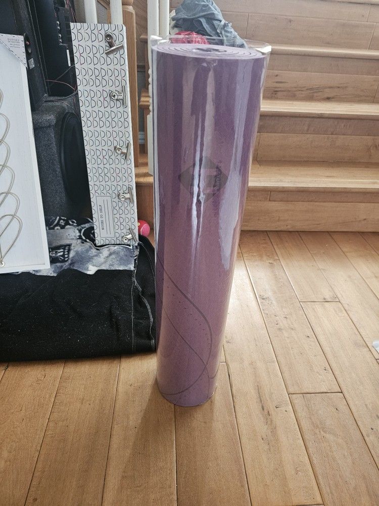 New purple yoga π§ββοΈ mat