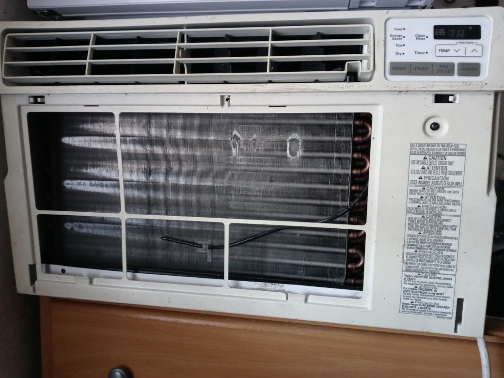 Lg Ac 8000 Btu New Missing Air Filter Cover Works As Showing In Photo .can Buy  Filter From Lg Wharehouse Ft.lauderdale Fl Cost $15     Ac 