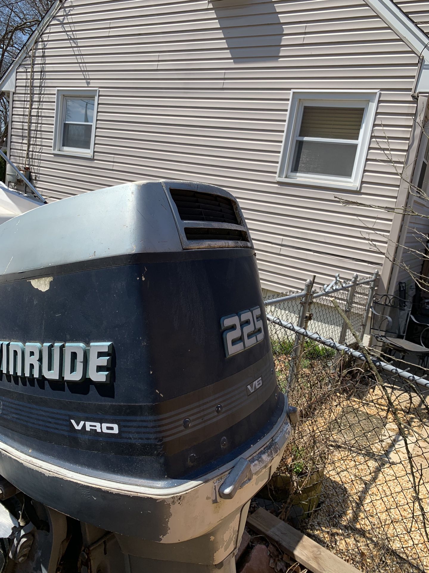 225 HP Evinrude