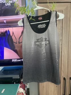 Women’s clothing & costume