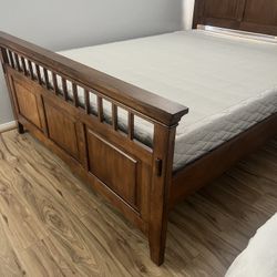 Queen Frame W/box Spring 