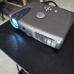 DELL Mini Projector With Free HDMI Adapter And Leather Bag