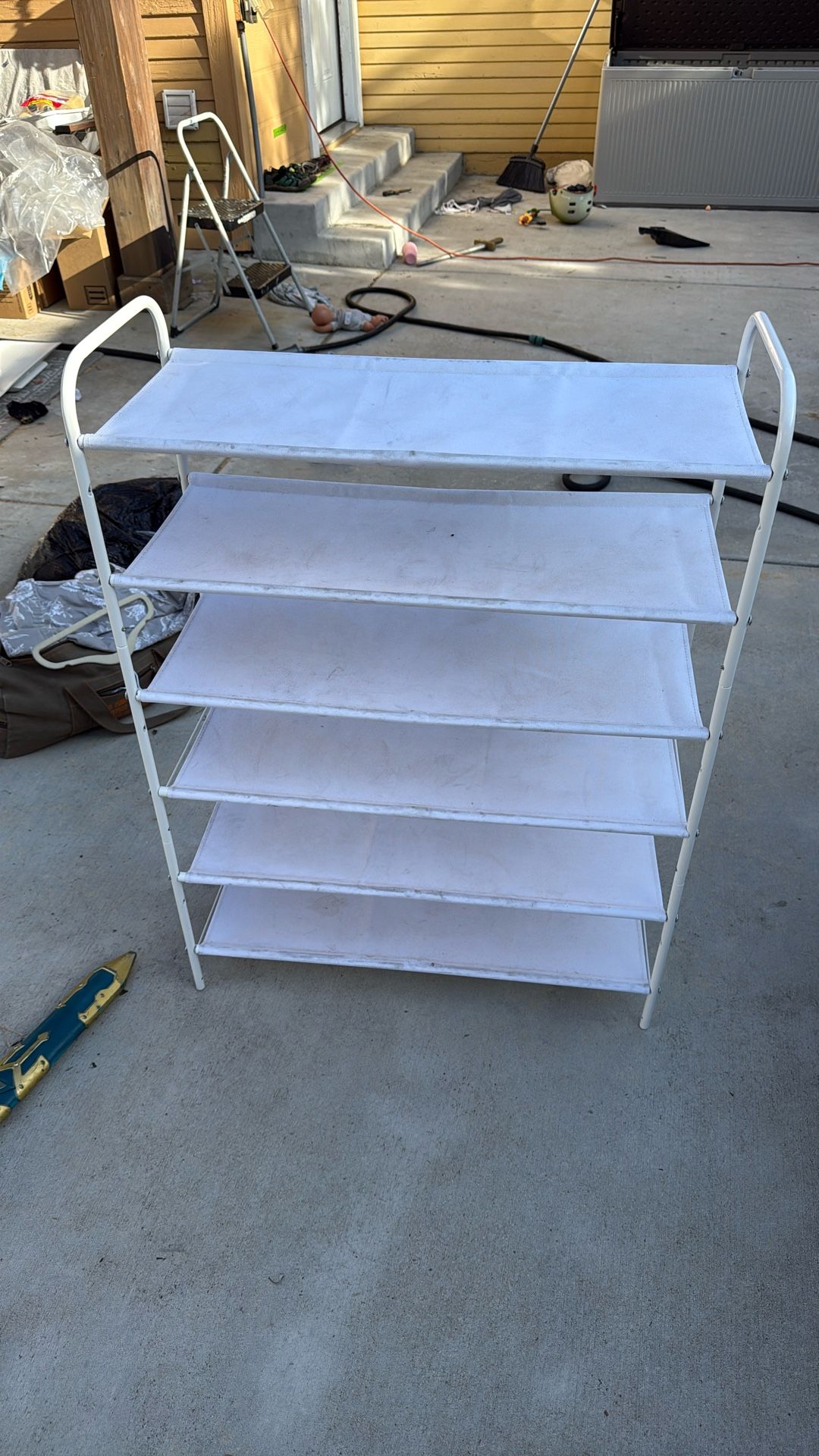 Shoe rack