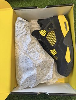 Air Jordan 4 Retro ‘Yellow Thunders’
